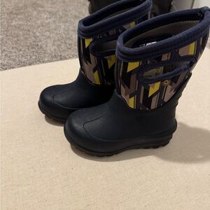 Toddler Bogs Classic Seamless - size 8